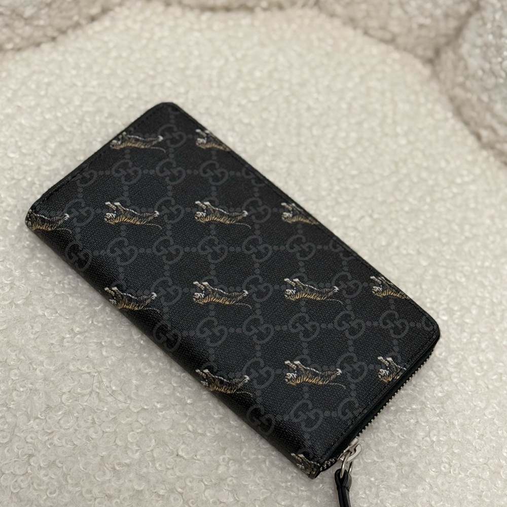 Gucci Black Wallet with Tiger Print